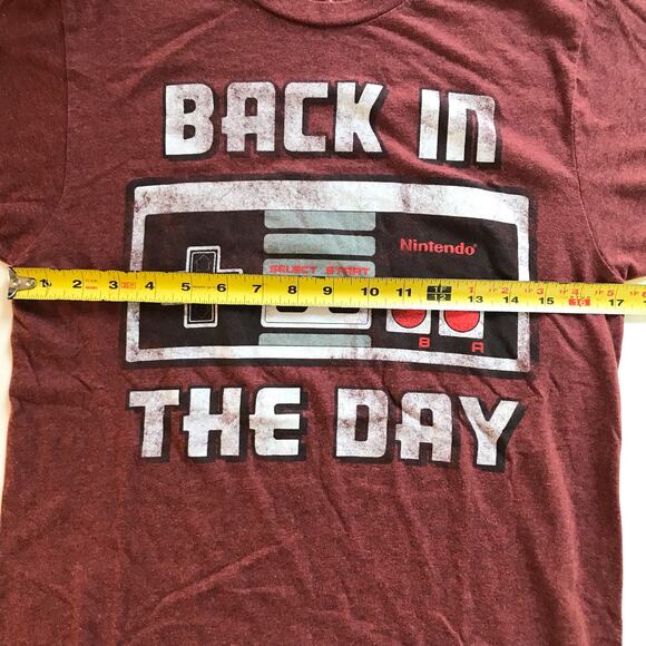3/$20 Nintendo Men's Small BACK IN THE DAY Cotton Blend Graphic T-Shirt - Picture 5 of 6